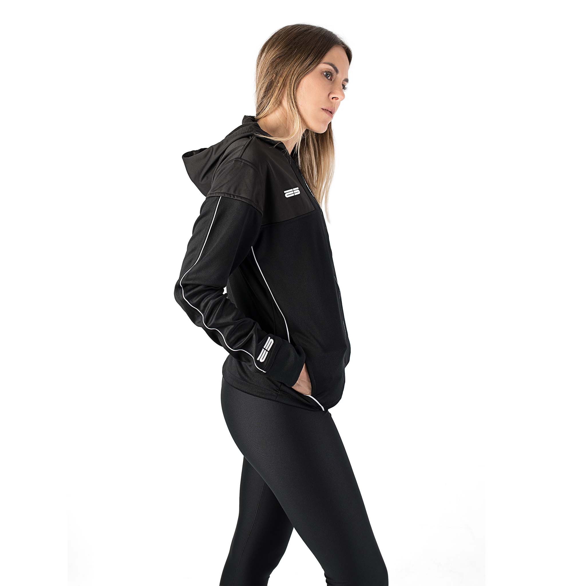 Chamarra con gorro para mujer